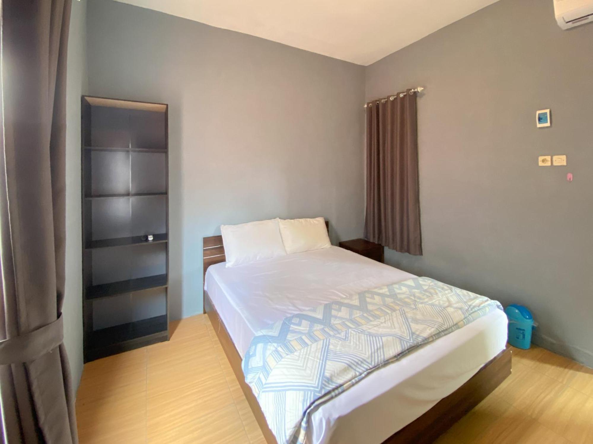 Duta Elite Kostel Syariah Near Rsud Caruban Redpartner Hotel