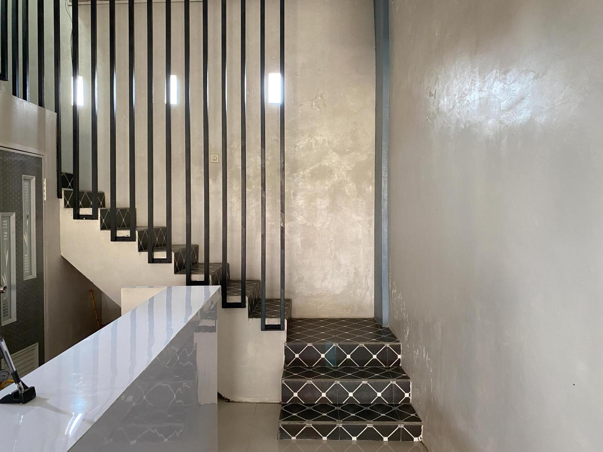 Duta Elite Kostel Syariah Near Rsud Caruban Redpartner 2*